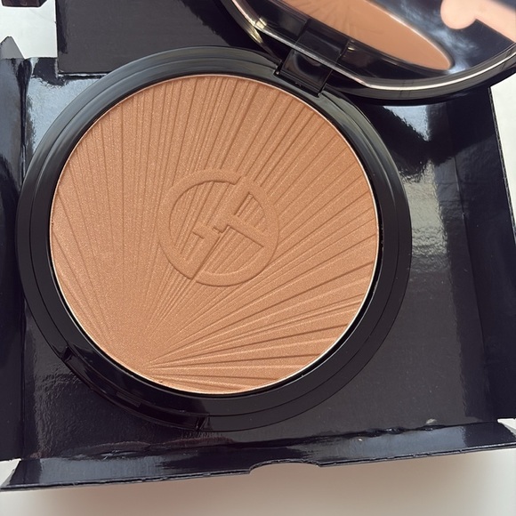 NIB 90 Giorgio Armani Luminous Silk Creamy Bronzing Powder - Picture 7 of 8
